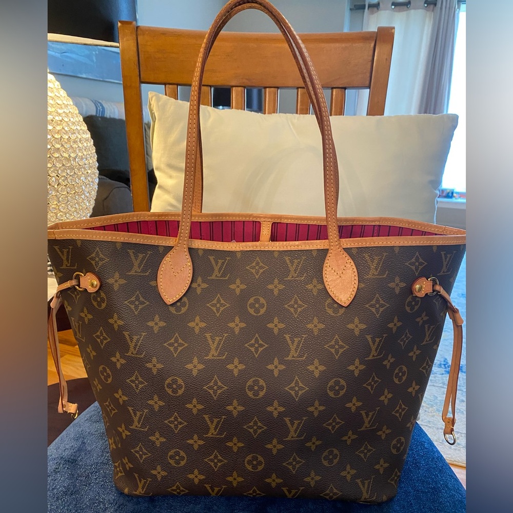 Authentic Louis Vuitton Neverfull MM